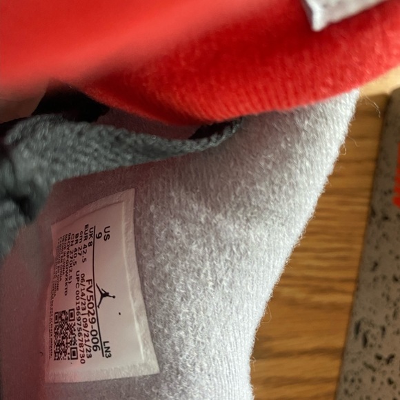 Air Jordan bred 4s - Picture 6 of 9